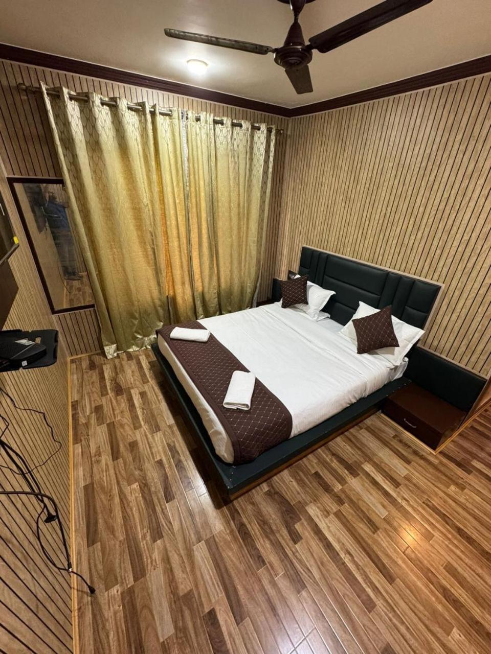 Hotel The Casa Srīnagar エクステリア 写真