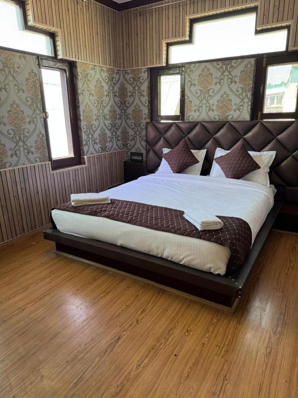 Hotel The Casa Srīnagar エクステリア 写真